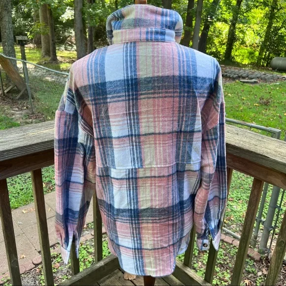 Pink plaid shirt overshirt jacket button up with pockets - Picture 10 of 14